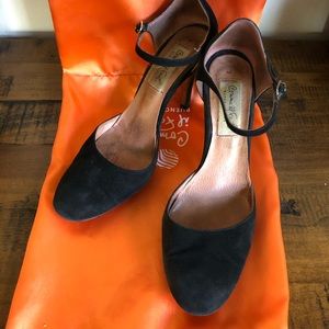 Comme Il Fault tango shoes Size 7 Heels 3.5"